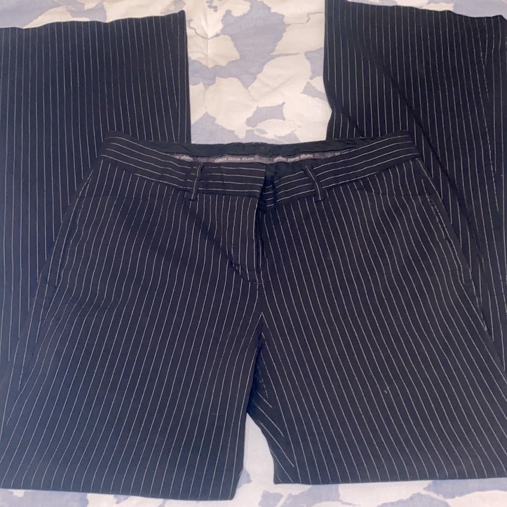 Express size 8 boot cut pant.